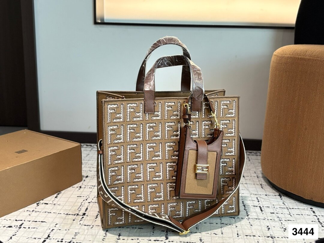 FENDI 37 32
